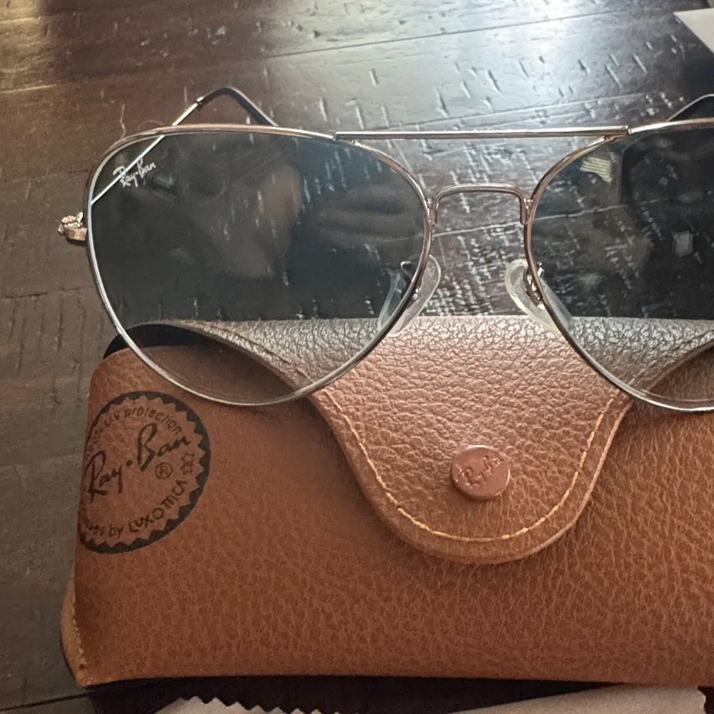 Ray-Ban Men’s Aviator Sunglasses - Silver Frame with Green-Blue Lenses